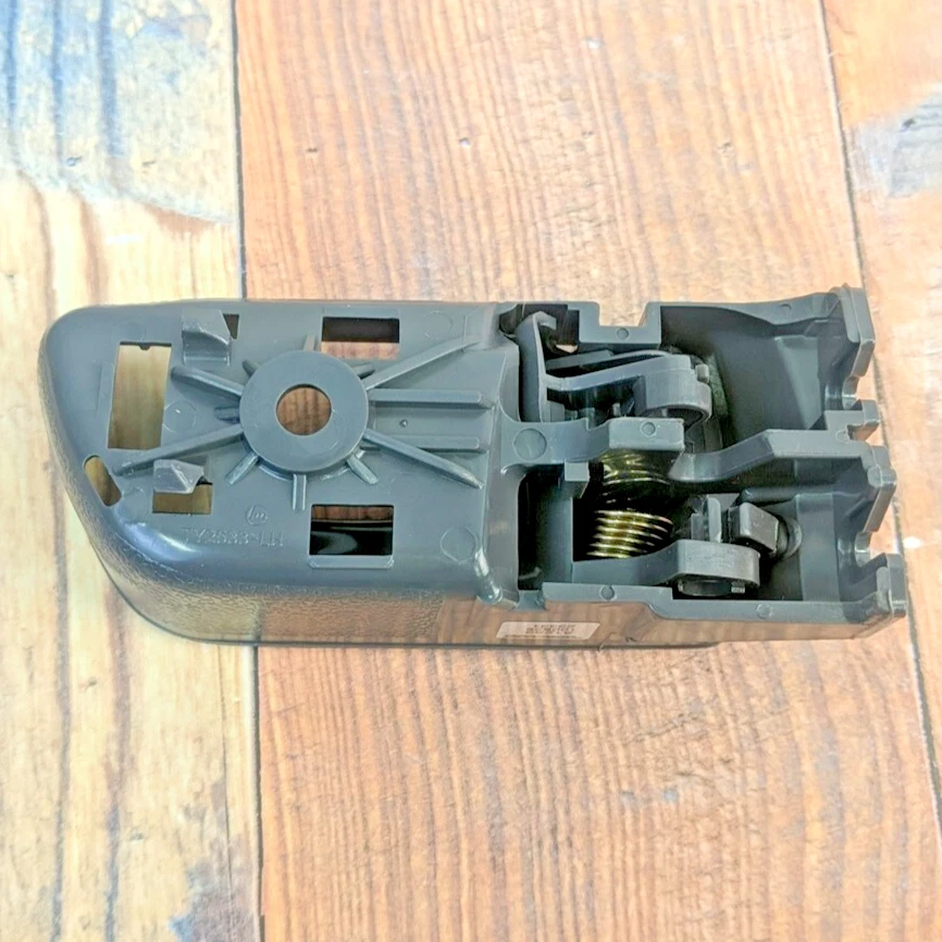 Dorman 81283 se adapta a Toyota Sienna 2004-2010 manija de puerta interior delantera izquierda gris nueva de stock Foto 4 de 4