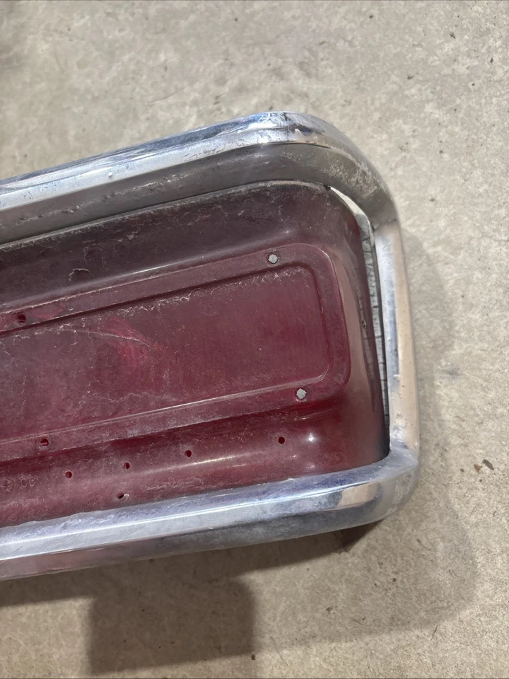Conjunto de luz trasera derecha Plymouth Sport Fury 2 II 1969 pasajero derecho OEM 69 Foto 3 de 4