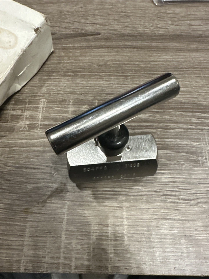 NoShok 1/2 Inch NPT F-F Soft Seat 316SS Needle Valve 504-FFS NOS - Image 4 of 4