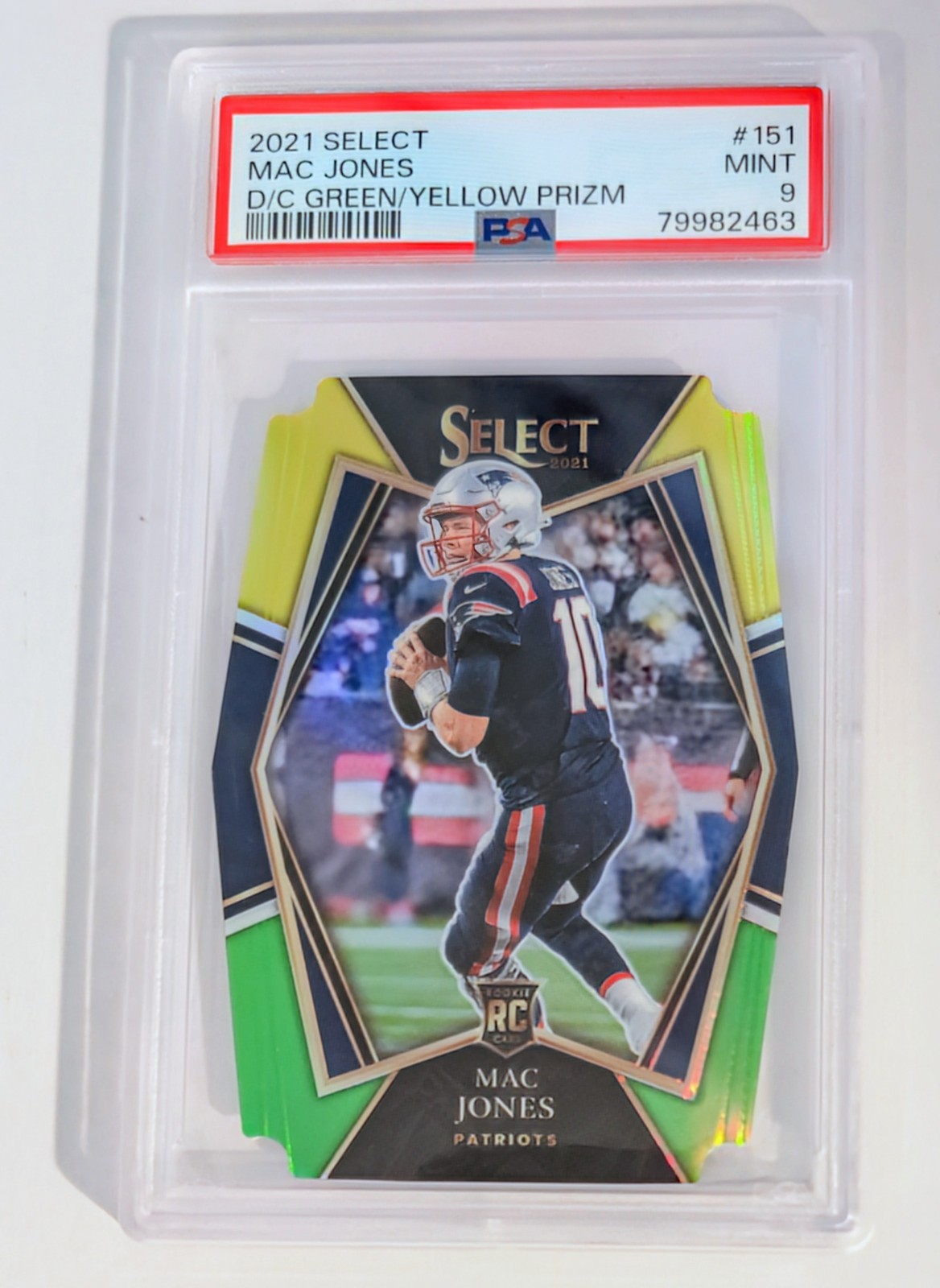 2021 Panini Select - Premier Level Mac Jones #151 Green & Yellow Prizm Die-Cut 