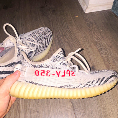 adidas Yeezy Boost 350 V2 Zebra White/Black/Red Low Top Lace Up Fair
