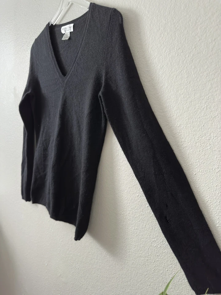 Suéter André Oliver Puré Cashmere para mujer negro cuello en V manga larga pequeño Foto 4 de 4