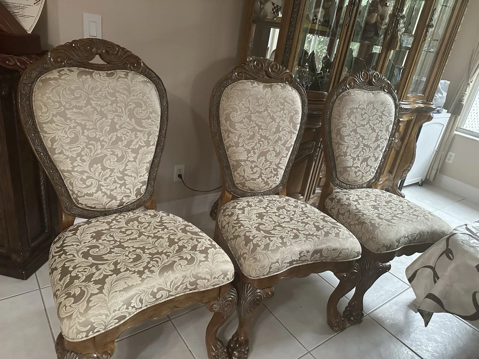 Juego de comedor 10 piezas AICO by Michael Amini Torino Foto 4 de 4