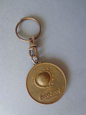 サッカー　ユーロ　2004　欧州選手権　キーホルダー　メダル　コイン s-l400.jpg