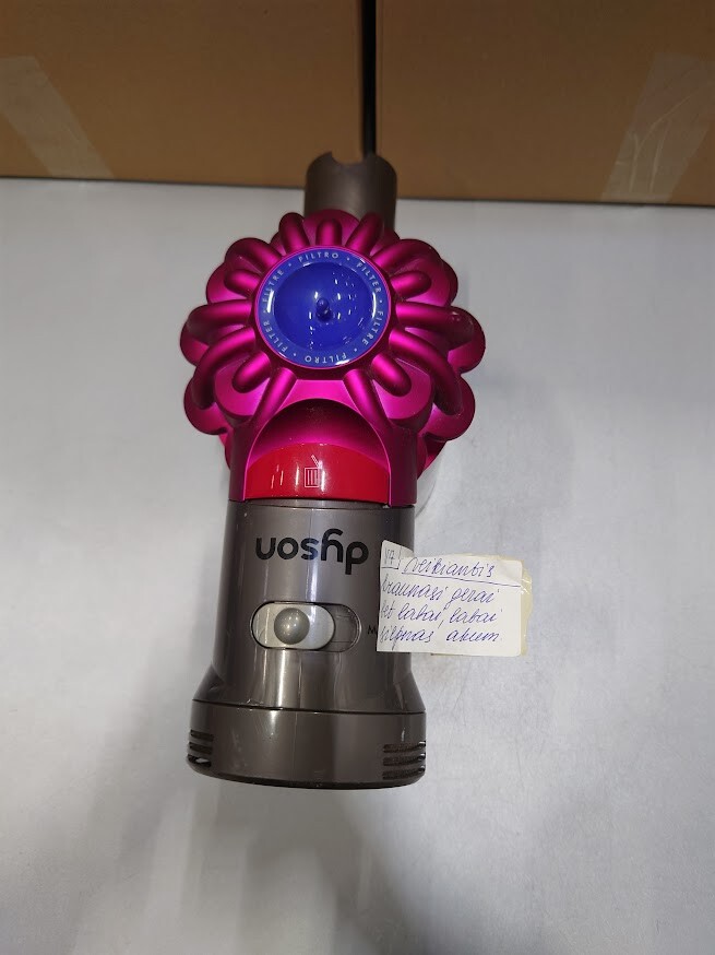 Used Dyson V7 Vacuum - Works, Weak Battery, No Accessories