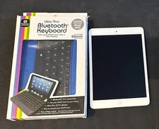 Apple iPad mini 2 16GB, Wi-Fi, 7.9in - Silver and Compatible Bluetooth Keyboard
