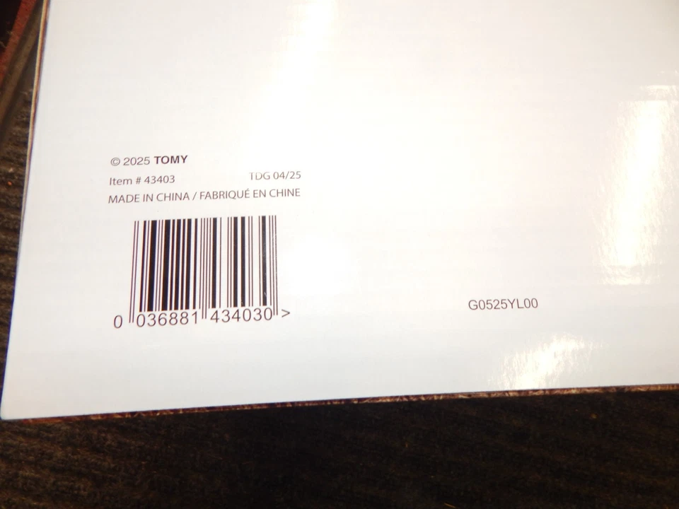 BRITAINS NEW HOLLAND CR11 COMBINE HARVESTER 43403 PRESTIGE COLLECTION BNIB 1:32 - Image 4 of 4