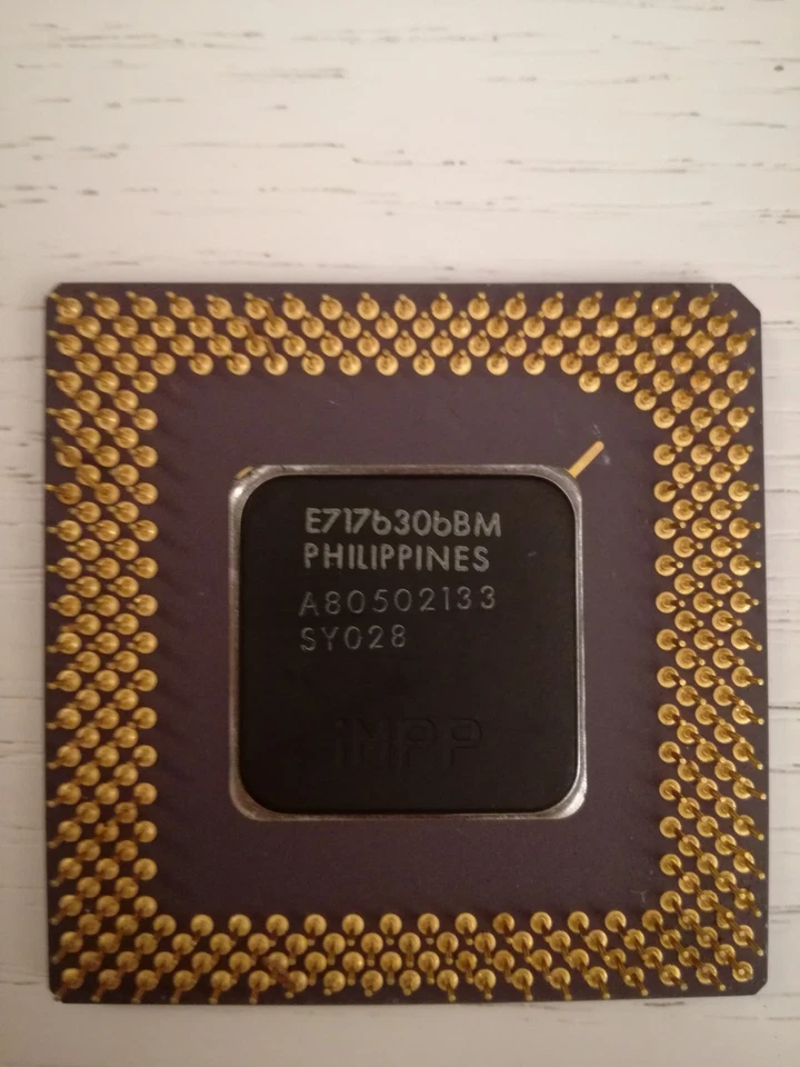 Intel Mobile Pentium 133 A80502133 SY028 133MHz/66MHz Sockel/Socket 7 CPU - Immagine 2 di 2