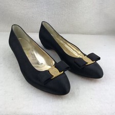 Salvatore Ferragamo Vara Bow Rhinestone Black Satin Pumps Italy Vintage Sz 8 AA