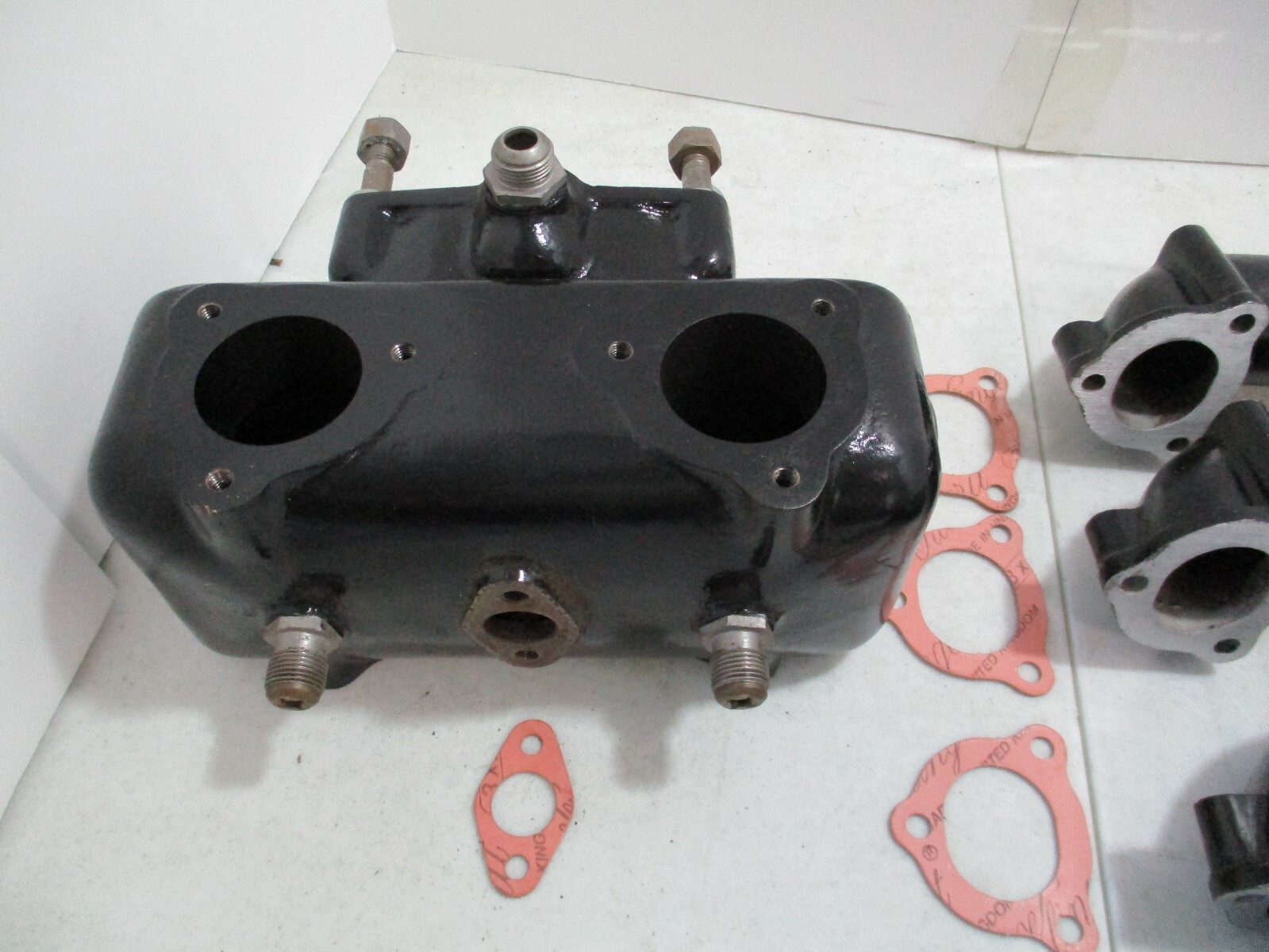 Rolls-Royce Phantom III air intake manifold system (1936-1938) V-12 engine
