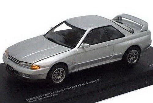 1:43 NISSAN SKYLINE GT-R (BNR32) V-SPEC II 1/43 • KYOSHO 03222S | eBay