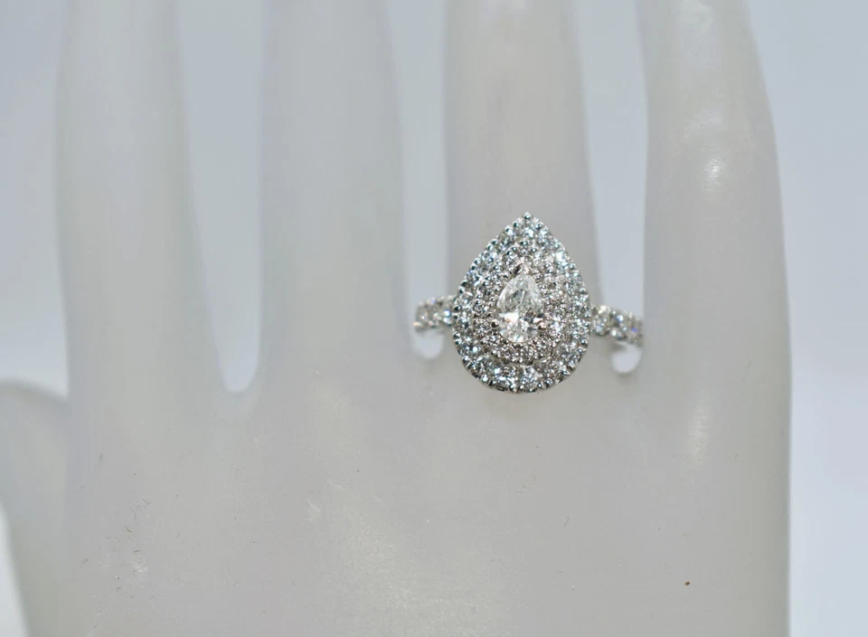1-1/2 CT TW 0.38 CT Pear White Diamond 14 K White Gold Engagement Ring - Image 3 of 4