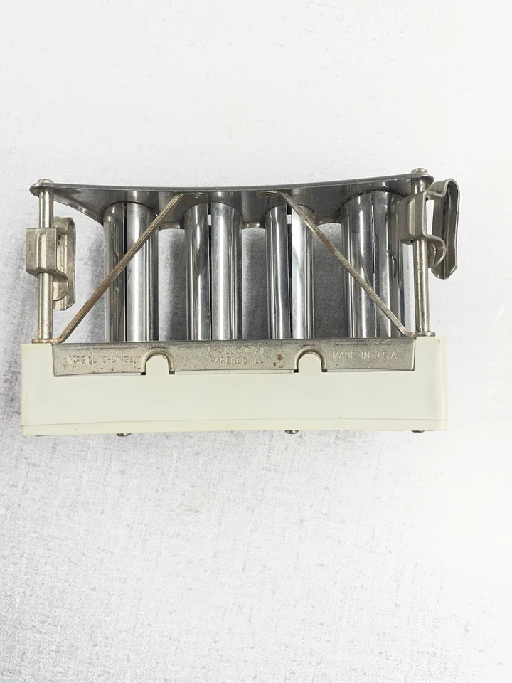 Antiguo dispensador cambiador de monedas McGill montado en cinturón 4 barriles Foto 2 de 3