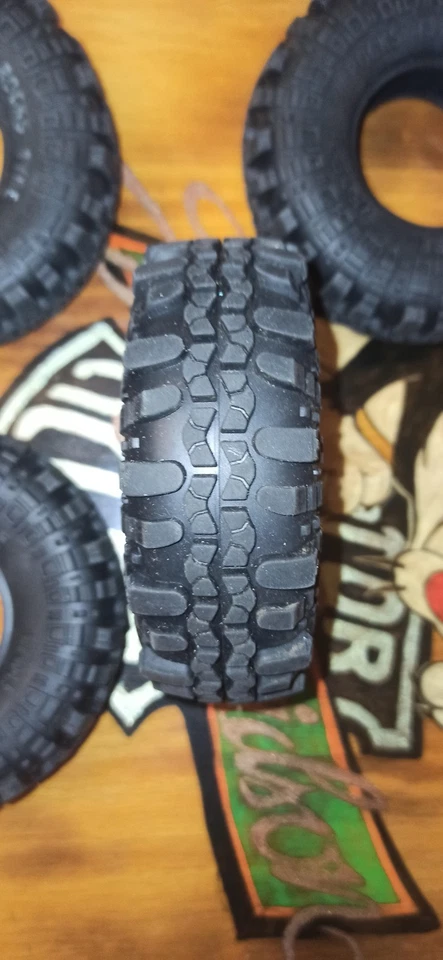 Original Axial Falken 1,9 Zoll Reifen - Bild 4 von 4