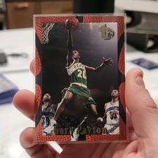 Topps 1994-95 Embossed Gary Payton #93 Seattle Supersonics Basketball Card