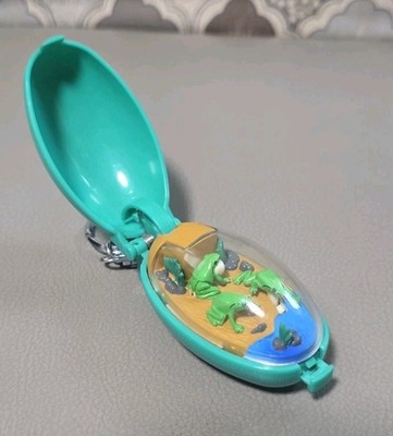 1993 Vintage Takara Pocket Critters Keychain The Green Family Frogs