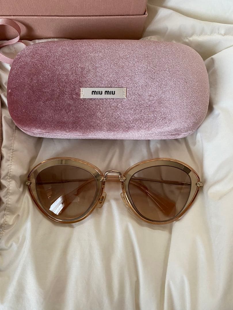 miumiu Sunglasses View 2