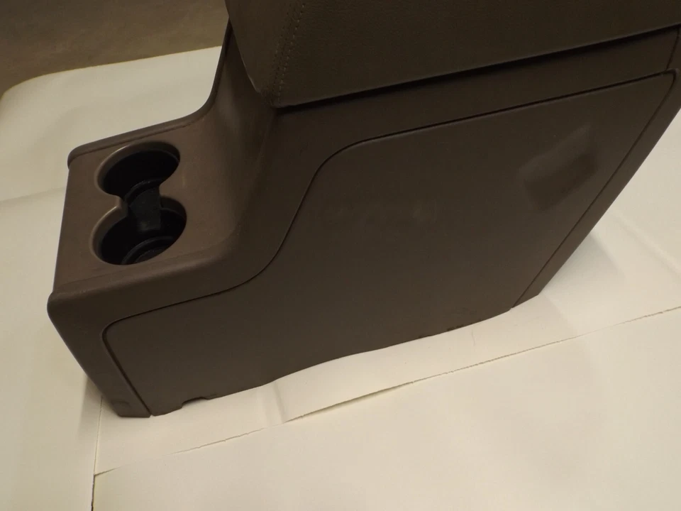 Mercury Mountaineer 2004 montaje de consola central pergamino mediano Foto 2 de 4