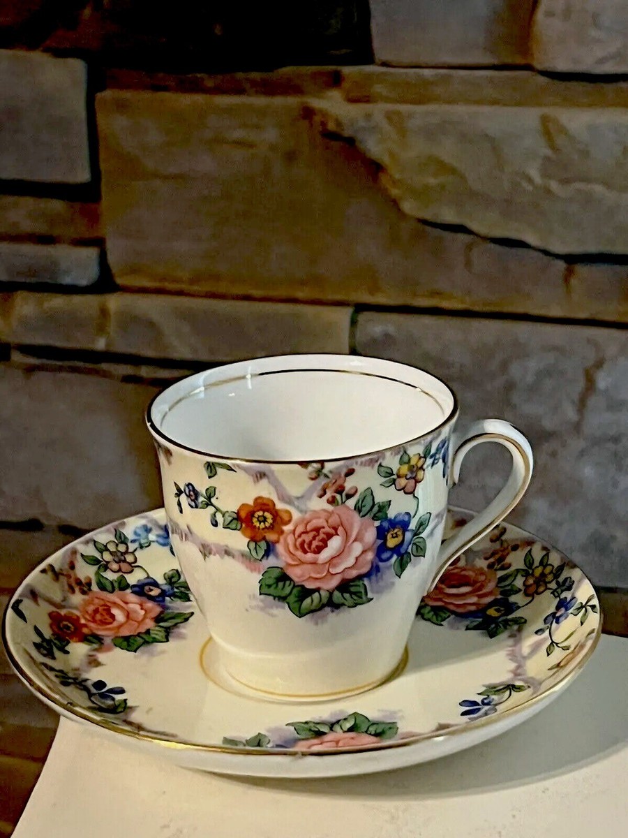 Aynsley Tea Cup Saucer Circa 1939 Era Mint Condition