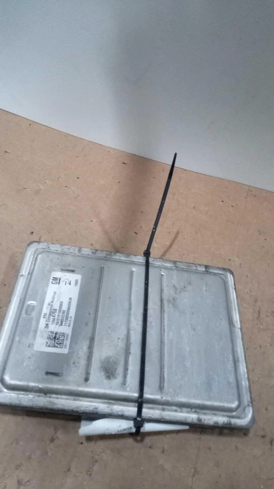 Chevrolet Suburban 1500 2015 módulo de control del motor ECM OEM 146 k millas gris Foto 3 de 4