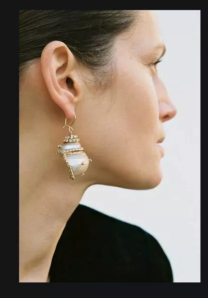 Zara Crystal Gold SPECIAL EDITION RHINESTONE SEASHELL Embellished Stud Earrings