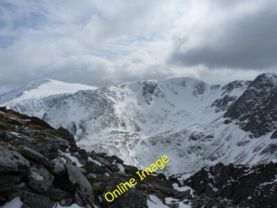 Foto 6x4 Die volle Schönheit von Coire Caol und Coire Gorm Carn-Gorm zwei hängen c2013