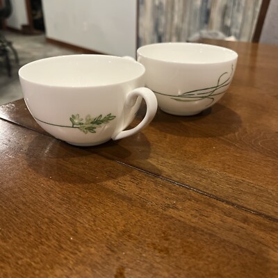 Dibbern Fine Bone China Teacup Set 0f 2 White Leaf Made in Germany