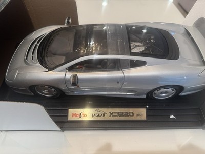 Maisto 1992 Silver Jaguar XJ220 Silver 1992 ~ 1:12 Die Cast w/Box