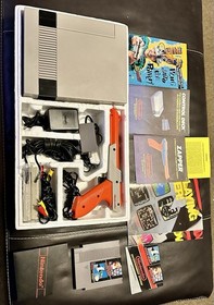 Nintendo NES Action Set Console Bundle Zapper Controllers Games Manuals Box