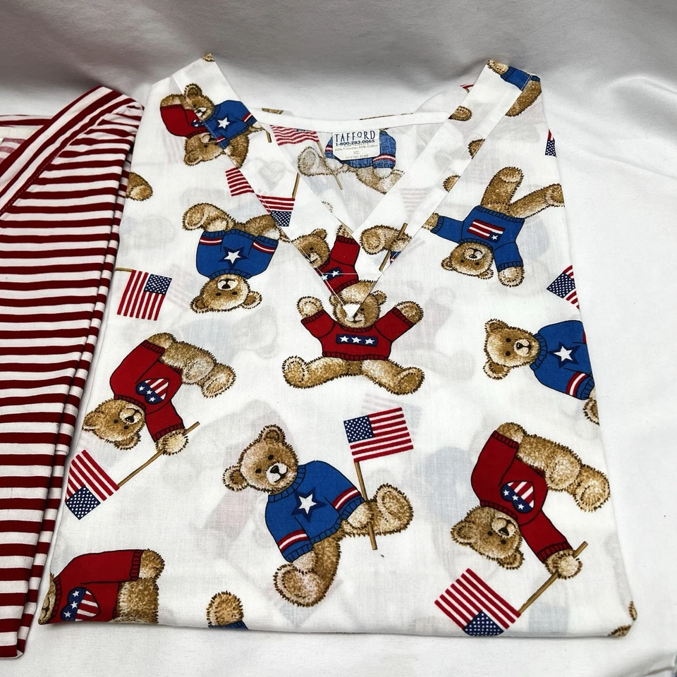 Vintage Scrub Tops Lot of  4 Size L/XL Pockets 4th of July Bears Rubber Ducky - Image 4 of 4