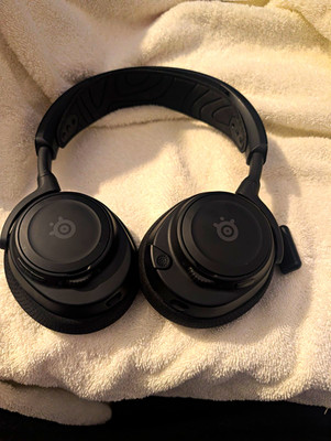SteelSeries Arctis Nova 7 Black Over-Ear Gaming Headset