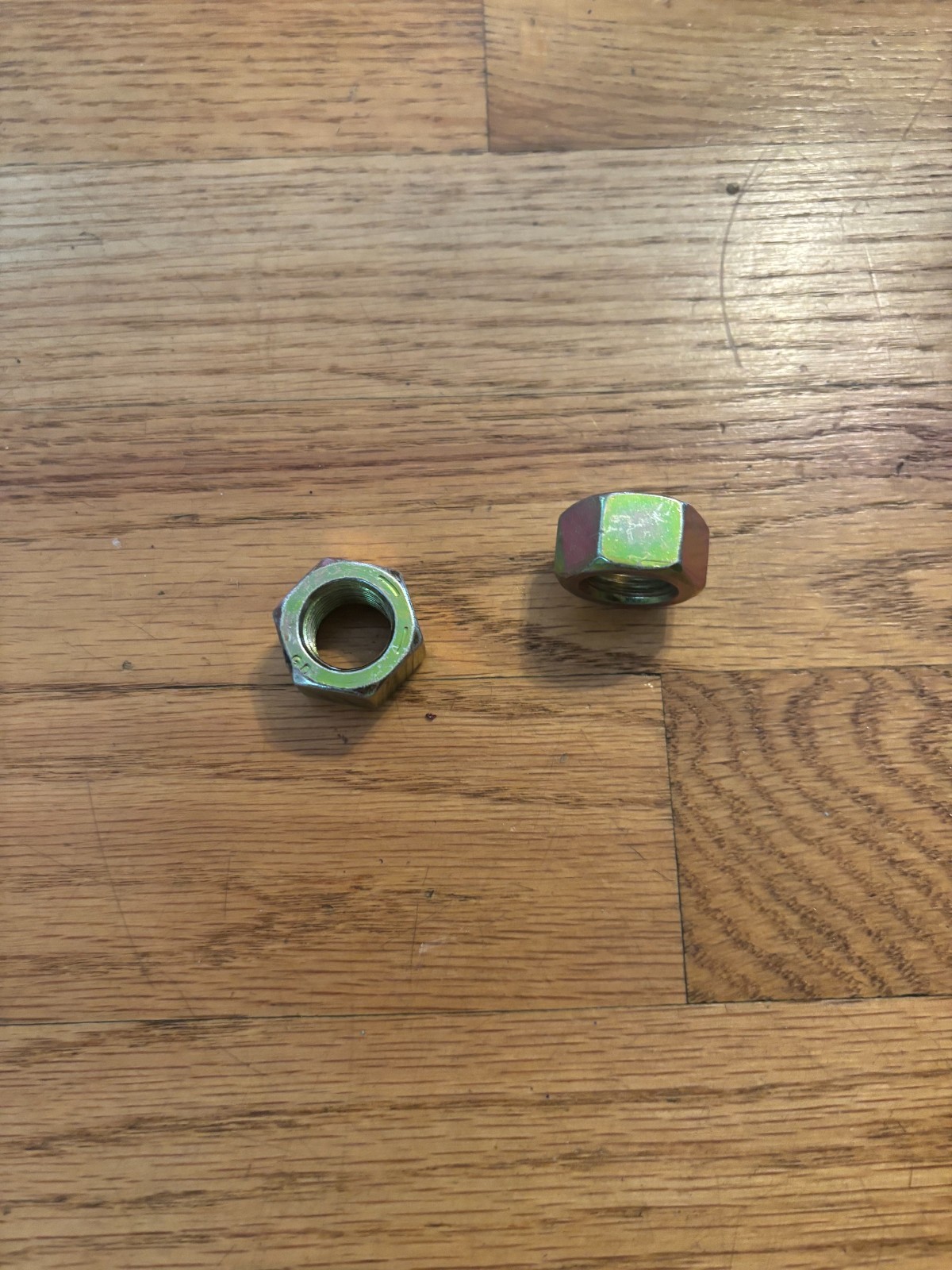 5/8"-18 Grade 8 Finished Hex Nuts Yellow Zinc Plated Steel Qty 39