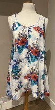 Boho Australia dress women’s size small White Floral dress  (985G)