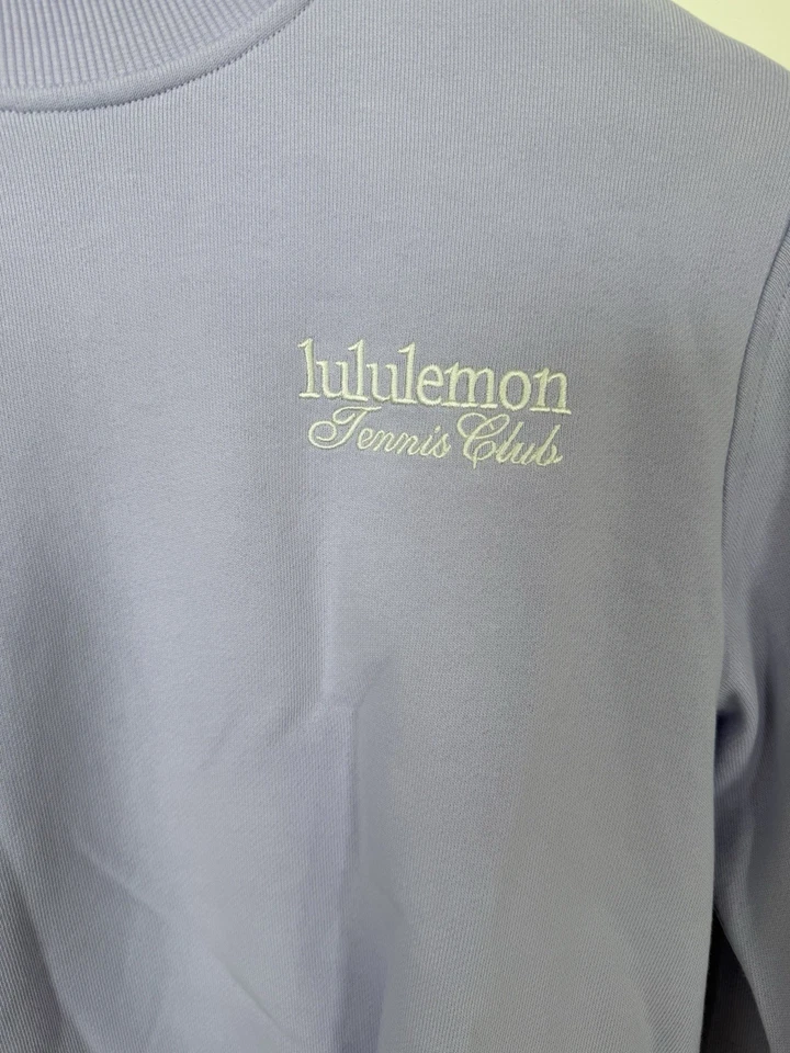 Pullover Lululemon Algodón Terry Francés Cuello Redondo Club de Tenis LFRS/WHT Talla S, Nuevo con Etiquetas Foto 2 de 4