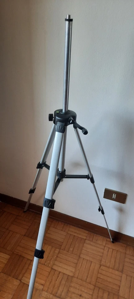 Set Livella Laser 3X360° + Treppiede 1.5m + Occhiali  + Scheda Target - Immagine 4 di 4