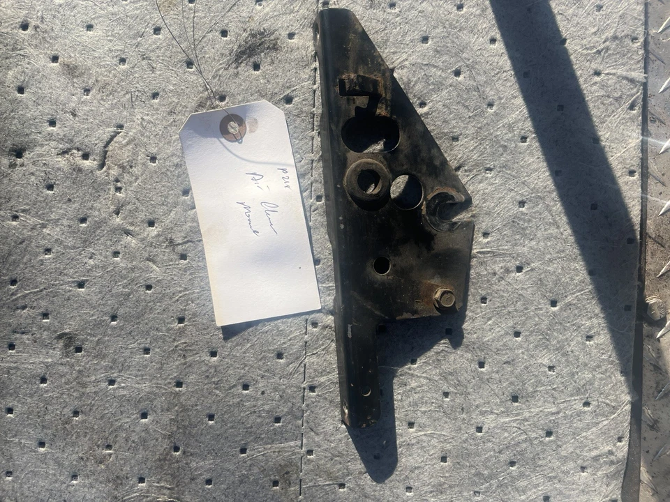 John Deere 316 318 420 18hp 20hp Onan Soporte filtro de aire HE140-1961 Foto 2 de 4