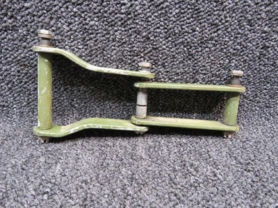 0862101-9, 0862101-5 Cessna 421B Link Flap Scissors Inboard and Outboard Upper