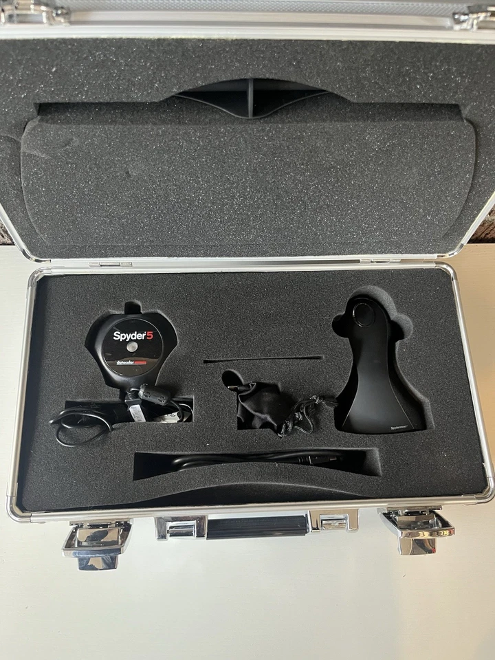 Kit de estudio de impresión Datacolor Spyder5 con espectrocolorímetro de impresión Spyder Foto 2 de 4