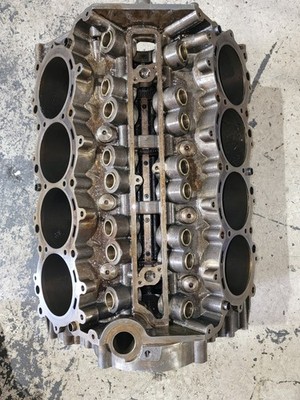 GM NASCAR R07 R07 engine block used damage to cylinder wall, make offer.