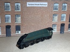 Hornby OO Gauge Model Railway Br Green A4 Steam Loco No Tender