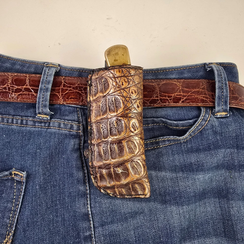 Funda de cuero Buck 110 piel de cocodrilo estuche hecho a mano 6265 marrón cuchillo caimán Foto 3 de 4