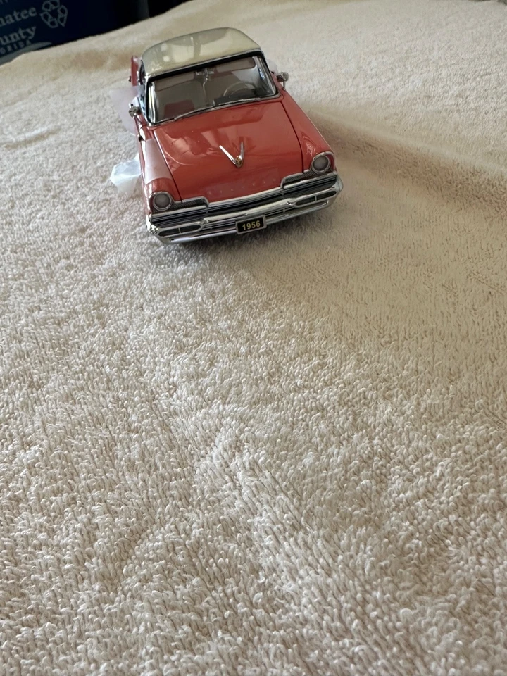 Danbury Mint 1956 Lincoln Premiere Coupe, Coral , 1:24, - Image 2 of 4
