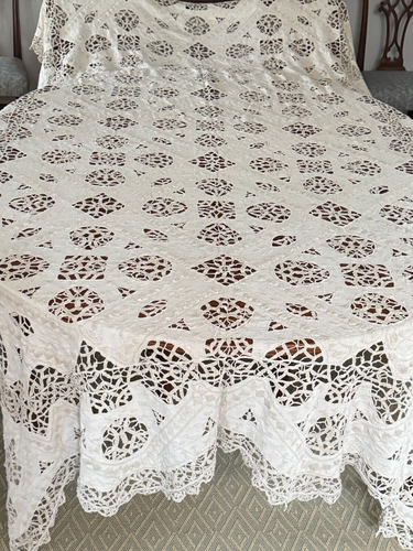 Vintage Embroidered Banquet Tablecloth Hand Knotted Lace w/ 12 Matching Napkins