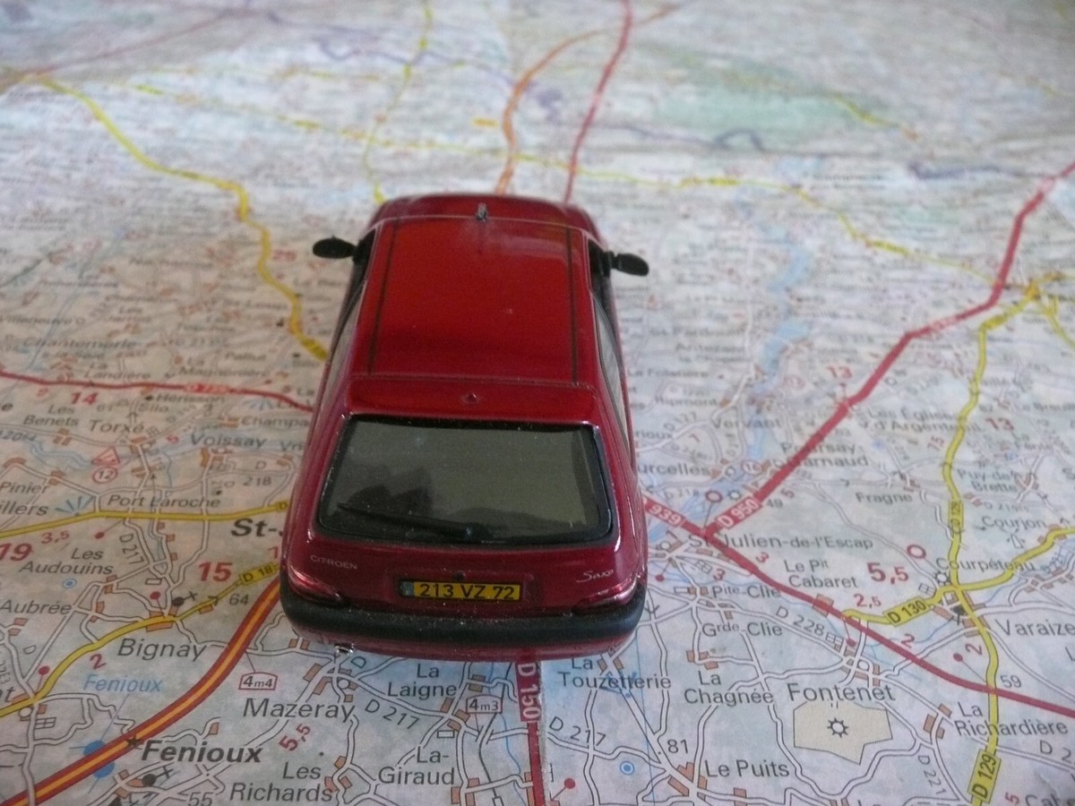 CITROËN Saxo Noir Onyx de 2000 Voiture de Collection NOREV 1/43