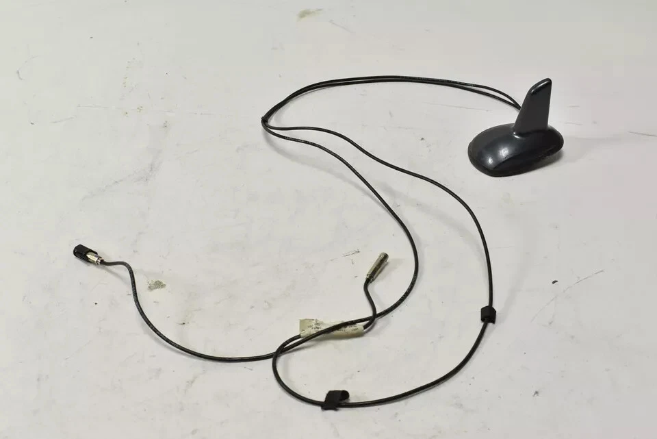 03-09 Mercedes W209 CLK350 CLK55 Coupe Shark Fin Radio Antenna 2098202775 OEM - Image 3 of 4