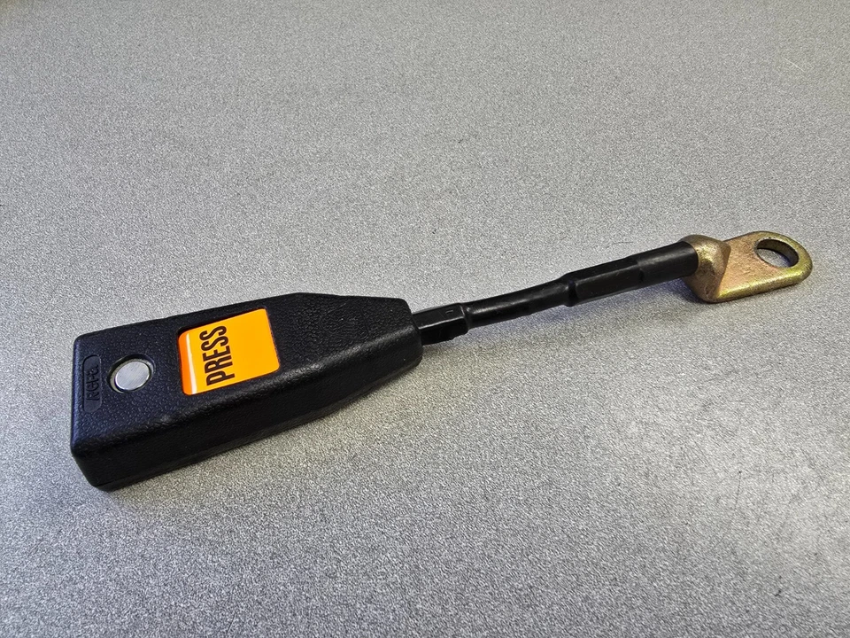 EXCELENTE RECEPTOR CINTURÓN SEGURIDAD USADO ORIGINAL PORSCHE 911 912E 930 1974-79 NLA #10 Foto 4 de 4