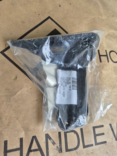 VW Golf 7 Kotflügelhalter Strebe Halter vorn rechts 5G0821136B