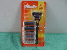 NEW Gillette Fusion 5 Shaving Bundle 1 Razor Handle 7 Cartridges Fusion5