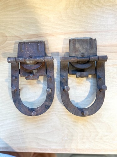 VINTAGE ANTIQUE BARN DOOR SLIDING ROLLING HANGER HINGES 2 SET PAIR HARDWARE FARM - Picture 2 of 4