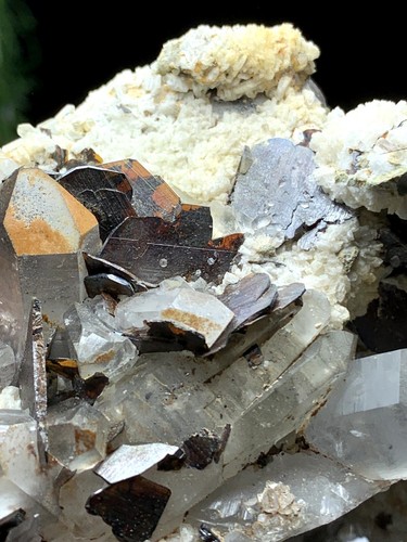 Brookite Blades On Quartz Crystals cluster Having Good Lustre & Nice Growth.Pak. - Picture 5 of 15